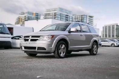 2009 Dodge Journey SXT. LOCAL BC VEHICLE. NO ACCIDENT. LOW KILOM
