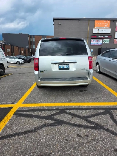 2010 Dodge Grand Caravan SE with Stow-n-Go