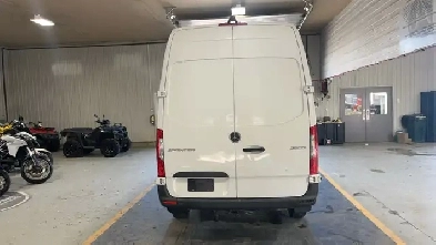 2023 Mercedes-Benz Sprinter