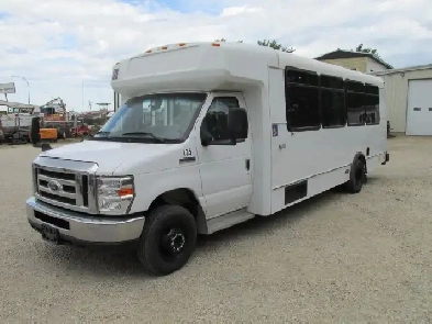 2019 Ford E-Series Cutaway 21 Passenger wheelchair shuttle bus