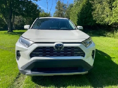 2021 Toyota RAV4 Limited AWD (Gas)71,000 km Clean Winter tire