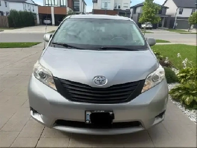 2011 Toyota Sienna – Excellent Condition
