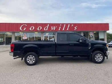 2021 Ford F 250 XLT, 6.2L, CLEAN CARFAX, 8' BOX, BACK UP CAMERA!