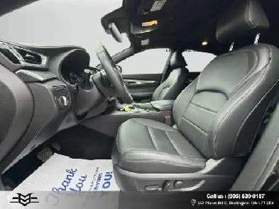 2022 Infiniti QX55 LUXE AWD - One Owner - Navigation System !!