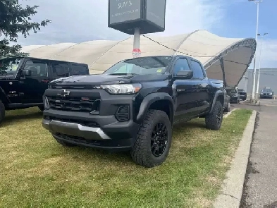 2024 Chevrolet Colorado 4WD Trail Boss W / APPLE CARPLAY / ANDRO