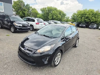 2013 Ford Fiesta Titanium Hatchback Leather Heated Seats Low KM