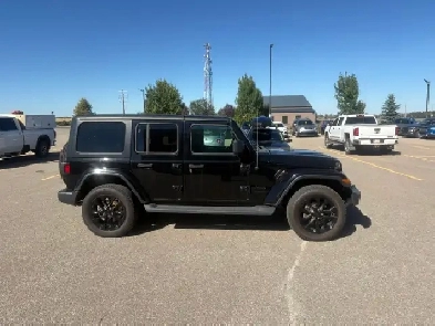 2018 Jeep Wrangler Unlimited Sahara  4X4 HARD TOP
