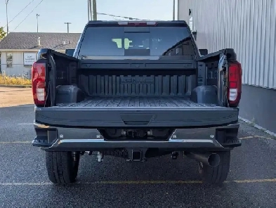 2026 GMC Sierra 3500HD SLE 4WD Crew Cab Standard Box SLE