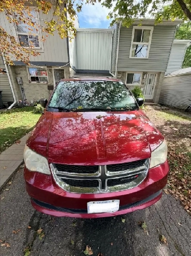 2014 Dodge Grand Caravan SXT 221,462 Km $5500