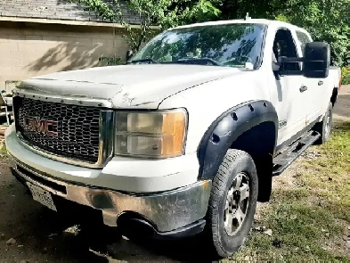 2011 GMC SIERRA Nevada Edition 4x4 Crew Cab with CHROME STEPS!!