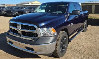 2017 RAM 1500 SXT CREW CAB 4X4