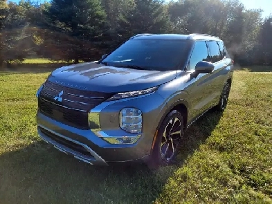 2022 Mitsubishi Outlander GT Premium - Like New!