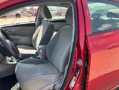 2013 Toyota Corolla LE Sedan