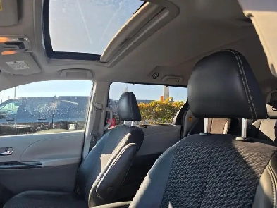 2011 Toyota Sienna SE SPORT 8 PASSAGER CUIR GARANTIE 1 ANS