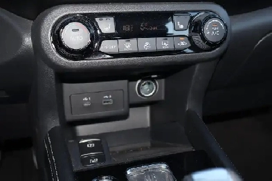 2025 Nissan Kicks SV FWD