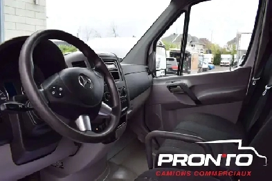 2016 Mercedes-Benz Sprinter 4X4 Diesel  144WB High Roof  3 P