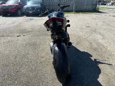 2022 Ducati Streetfighter V4 S