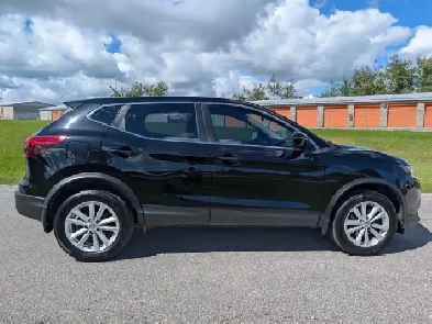 2017 NISSAN QASHQAI S