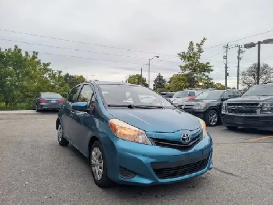 2013 Toyota Yaris LE, no accident history! top condition!