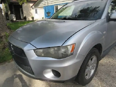2011 Mitsubishi Outlander ES SAFTIED!