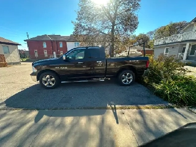 2017 ram 1500 hemi 5.7L bighorn 174000kms