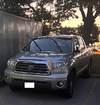 Toyota Tundra 2008 5.7 Crew Cab Limited 7000$