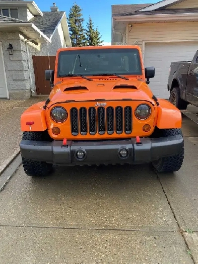 2013 Jeep Wrangler Sahara (Rebuilt title)