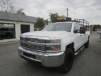 Chevrolet Silverado 4x4 3500HD Camion de travail cabine multipla