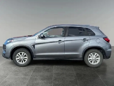 2021 Mitsubishi RVR SE