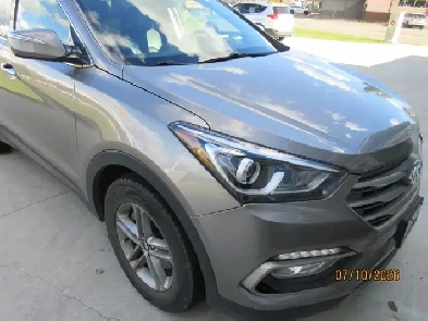FOR SALE:  2017 Hyundai Santa Fe 'Luxury'