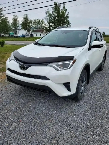Toyota Rav4 LE AWD 2018