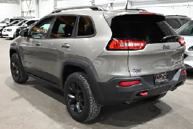 2017 Jeep Cherokee Leather Plus 4x4 | 3.2L | HEATED SEATS & STEE