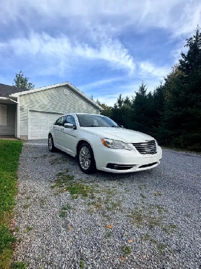 2013 Chrysler 200 LTD