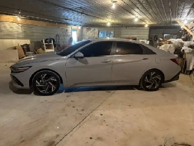 READ THE AD.2024 HYUNDAI ELANTRA HYBRID LUXURY HEV 4DR$23,900.00