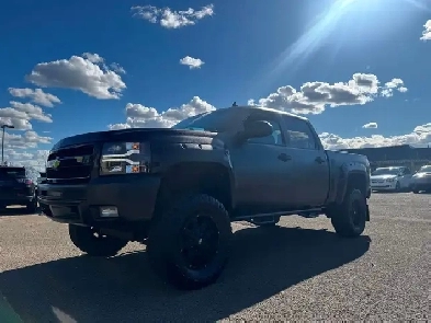 2010 Chevrolet Silverado 1500 LT - CREW CAB - CLEAN CAR FAX