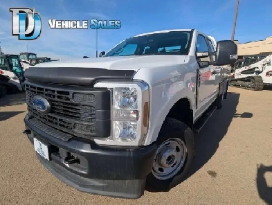 2025 Ford F-250 XLT 6.8L Gas/Deck w/Toolboxes 1829kms