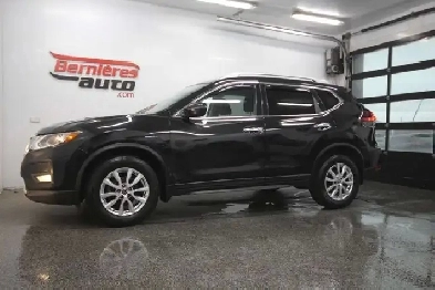 2018 Nissan Rogue SV / AWD