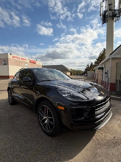 2023 Porsche Macan S Babied and Mint