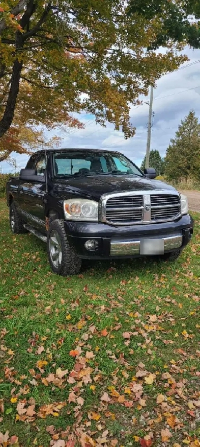 2007 Ram 1500 Laramie 5.7L Hemi – 279,341 km