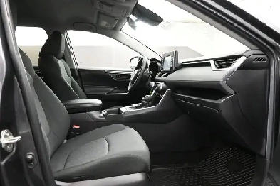 2021 Toyota RAV4 LE AWD, HEATED SEATS, BACKUP CAMERA & MORE!