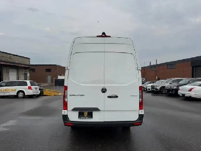 2024 Mercedes-Benz Sprinter 2500 High Roof Cargo Van - 74,568 km
