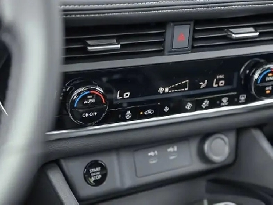 2026 Nissan Rogue SV Moonroof