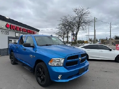 2022 Ram 1500 Classic Express 4x4 Crew Cab 5'7' Box