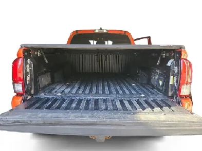 2017 Toyota Tacoma SR5 V6 4x2 Double Cab 127.4 in. WB Automatic