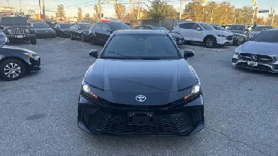 2025 Toyota Camry Hybrid SE AWD, Apple CarPlay, Dual Zone Climat