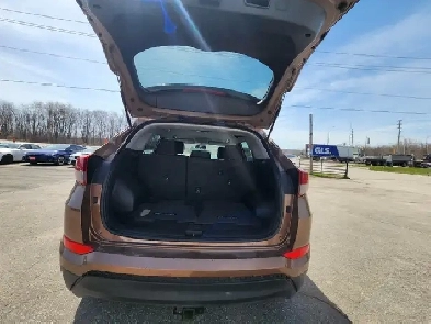 2016 HYUNDAI TUCSON SE