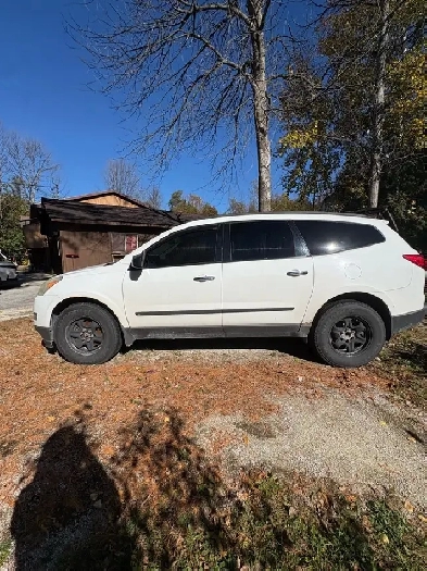 AS-IS 2009 Chevrolet Traverse LS $3,500