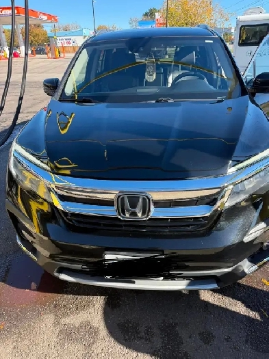 2020 Honda pilot touring AWD-8seater-Fully loaded-105,550 km