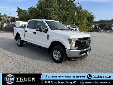 2019 Ford F-250 Super Duty Crew Cab / 6'9' Box / 4x4