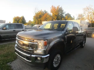 Ford F-150 Lariat 4x4 cabine SuperCrew 4RM 157 po LARIAT 2015